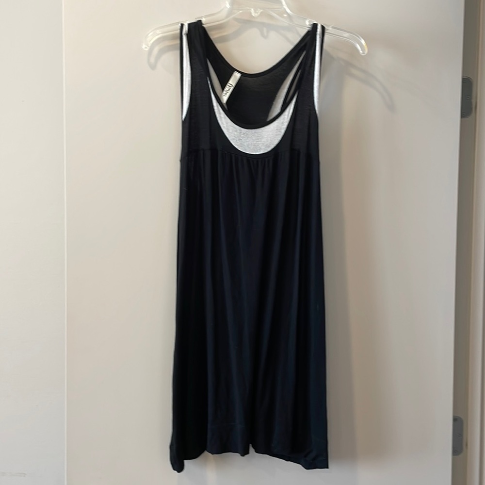 Fluxus small top black and white